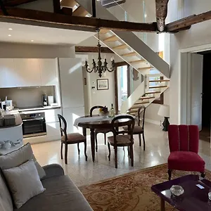 Palazzo Veneziano Direct At The Canal With Roof Terrace Holiday home Venice
